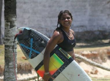 Campeã Brasileira, surfista morre após ser atingida por raio em praia de Fortaleza 26