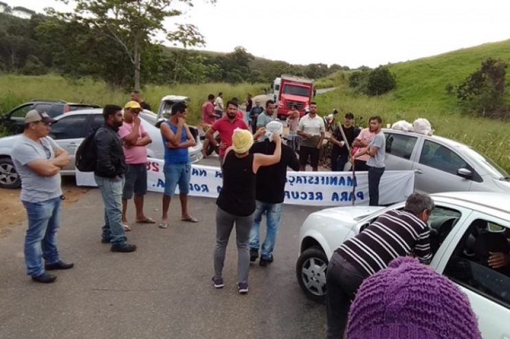 Motoristas fecham BA-283 em protesto contra más condições da rodovia 7