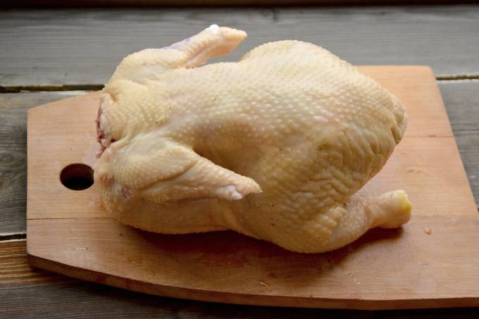Frango não deve ser lavado antes do cozimento, alertam autoridades 27