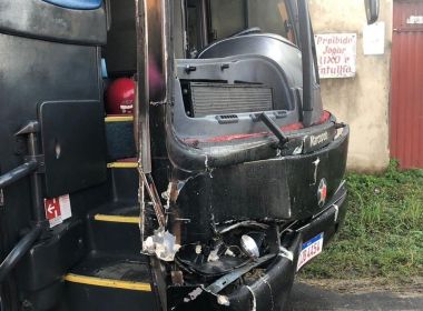 Ônibus do cantor Sinho Ferrary sofre acidente entre Ibicaraí e Itapé ao colidir com vaca 5