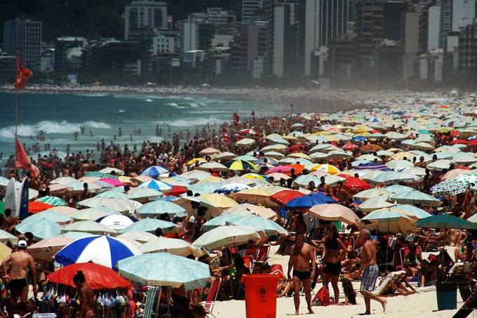 Comissão do Senado aprova projeto que antecipa feriados para segunda-feira 10