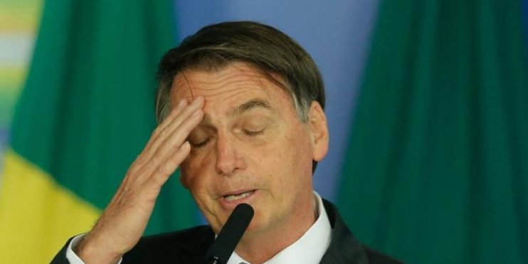 Bolsonaro critica frota de aviões e dispara: “Cada ninho de ratos que toco fogo, mais inimigos coleciono” Bolsonaro critica frota de aviões e dispara: "Cada ninho de ratos que toco fogo, mais inimigos coleciono" 9