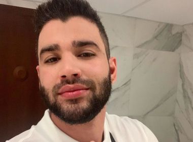 Gusttavo Lima interrompe show em Barreiras após ser atingido por copo no rosto 5