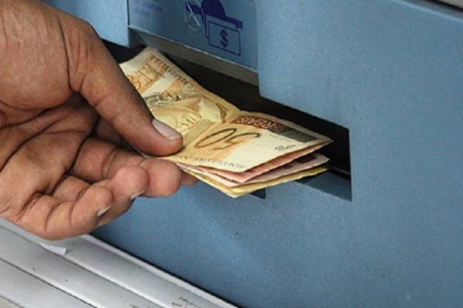 Governo propõe salário mínimo de R$ 1.039 em 2020 9