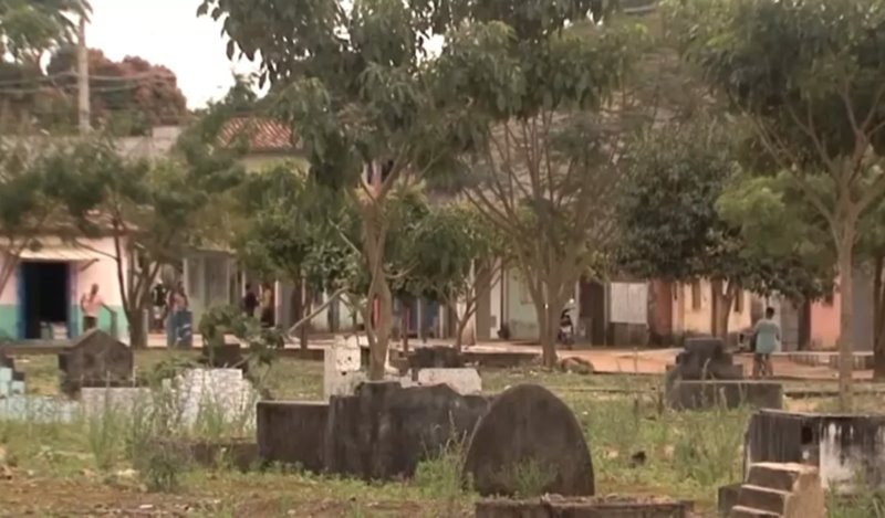 Itabela anuncia transferência de ossadas de cemitério para construção de praça 8