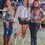 Canavieiras: Yara Silva abriu a primeira noite da 3ª edição da Cavalgada das Mulheres 780