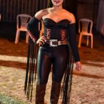 Canavieiras: Yara Silva abriu a primeira noite da 3ª edição da Cavalgada das Mulheres 880