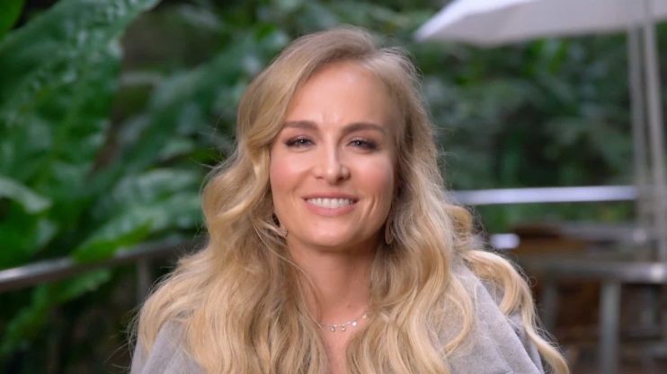 Angélica revela que foi assediada aos 18 anos: 'Empurrei e bati nele' 4