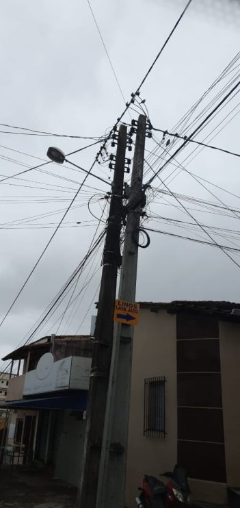 Eunápolis: Provedores de Internet e empresas de telefonia devem realocar fiação para retirada de postes antigos 8