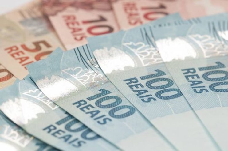 Governo reduz para R$ 1.031 estimativa de salário mínimo para 2020 4