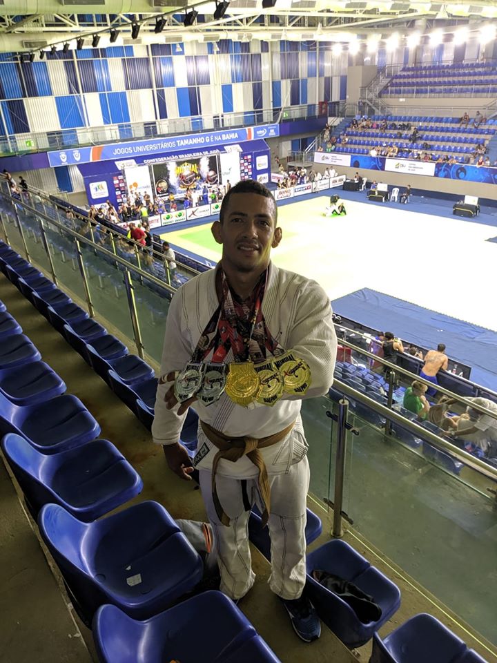 Eunapolitano Tratozinho faz bonito e fatura título mundial de jiu-jitsu. 33