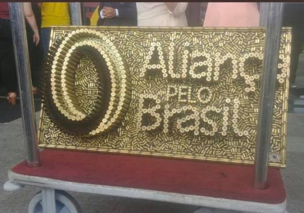 Novo partido de Bolsonaro lançará site para atrair filiações Novo partido de Bolsonaro lançará site para atrair filiações 9