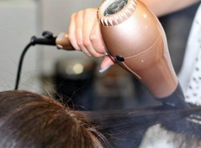 Estudo sugere que pintar e alisar cabelos aumenta câncer de mama em pessoas negras 12