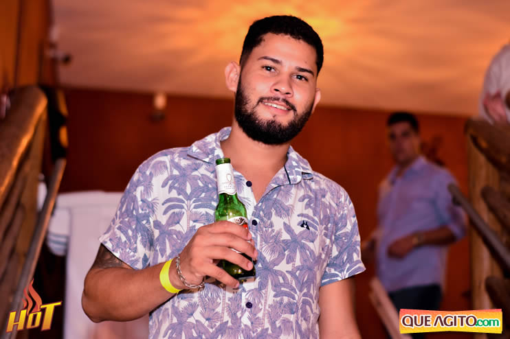 Eunápolis: Noite de sexta muito agitada com Júlio Cardozzo na Hot 106