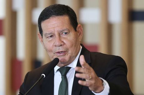 Mourão diz que é preciso repensar voto obrigatório no país 8