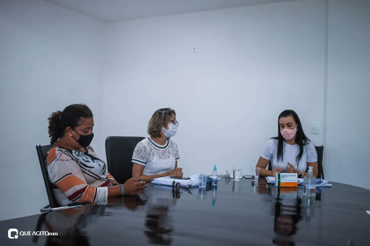 Eunápolis: Secretária municipal de saúde Anara Sartório, concede entrevista coletiva informando cronograma inicial da vacina contra covid-19 19