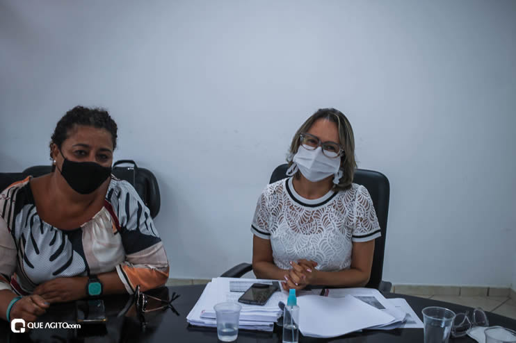 Eunápolis: Secretária municipal de saúde Anara Sartório, concede entrevista coletiva informando cronograma inicial da vacina contra covid-19 260