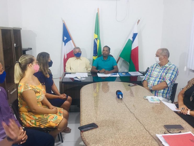 ITAGIMIRIM: LUIZINHO FAZ LIVE PARA APRESENTAÇÃO DO SECRETARIADO 4