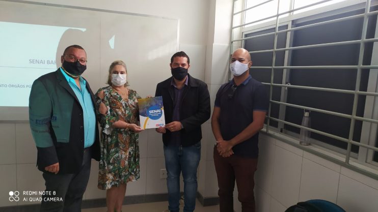 Prefeitura de Eunápolis, através da Secretaria de Assistência Social, firma parceria com o SENAI para promover qualificação profissional 176