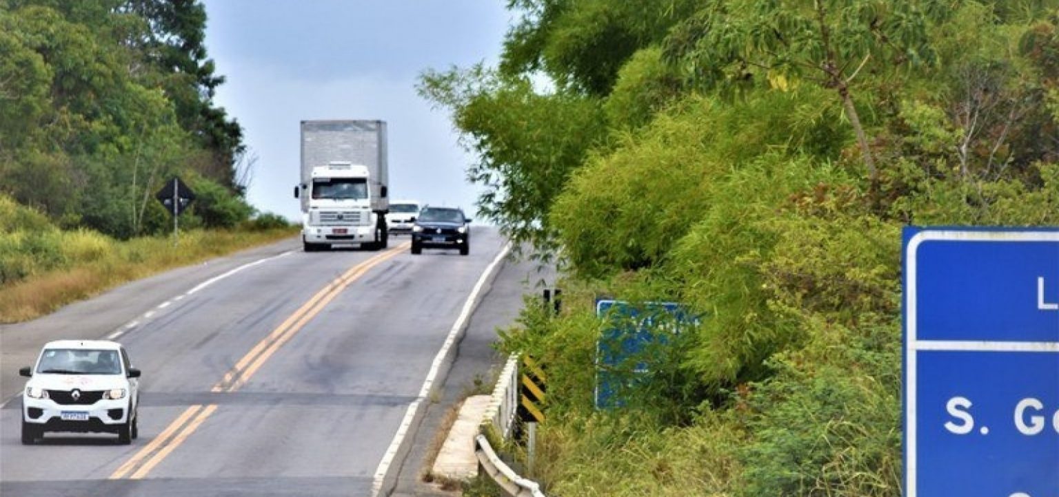 Rodovias baianas registram mais de 50 mil flagrantes de ultrapassagem proibida, diz PRF Rodovias baianas registram mais de 50 mil flagrantes de ultrapassagem proibida, diz PRF 4