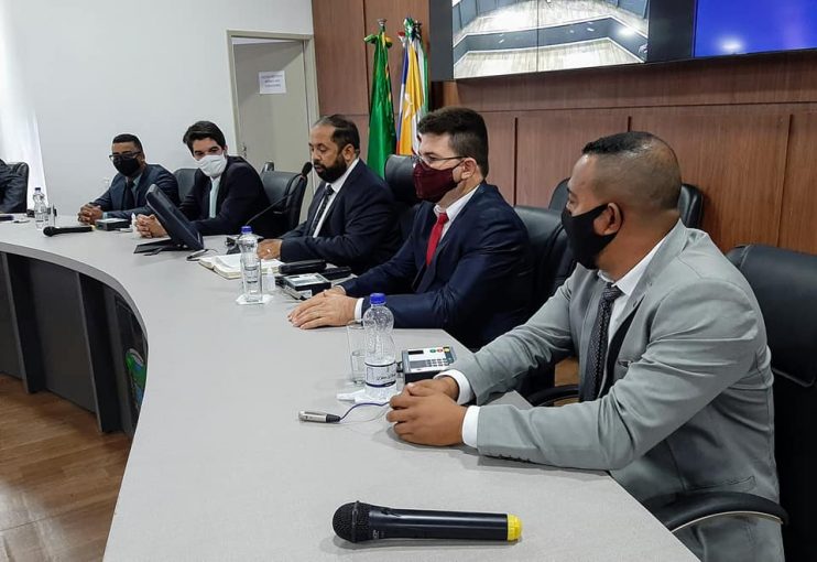 Câmara de Eunápolis adia votação da reforma administrativa para o dia 14 de janeiro 176