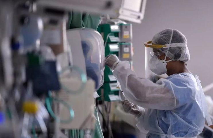 Estoque de oxigênio acaba em hospitais de Manaus e pacientes morrem asfixiados 4