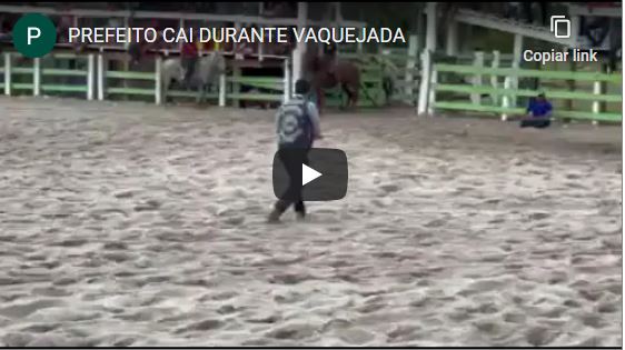 CANAVIEIRAS: PREFEITO CAI DURANTE VAQUEJADA (VÍDEO) 4