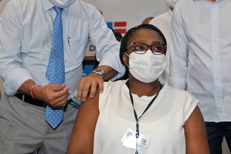Primeira vacinada na Bahia pega Covid-19 antes de tomar a 2ª dose 109