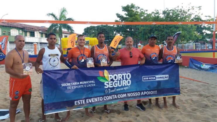 Porto Seguro: II Torneio de Futevôlei esquenta quadra de areia na Praça da Bíblia 5