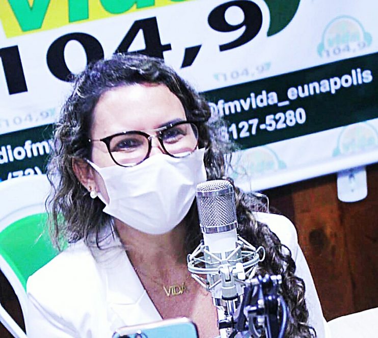 Prefeita de Eunápolis concede entrevista à Rádio 104 FM (Vida) 9