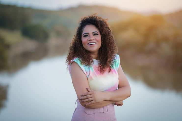 Cassy Oliveira apresenta o single “Que Diremos Nós” pela Central Gospel Music Cassy Oliveira apresenta o single “Que Diremos Nós” pela Central Gospel Music 5