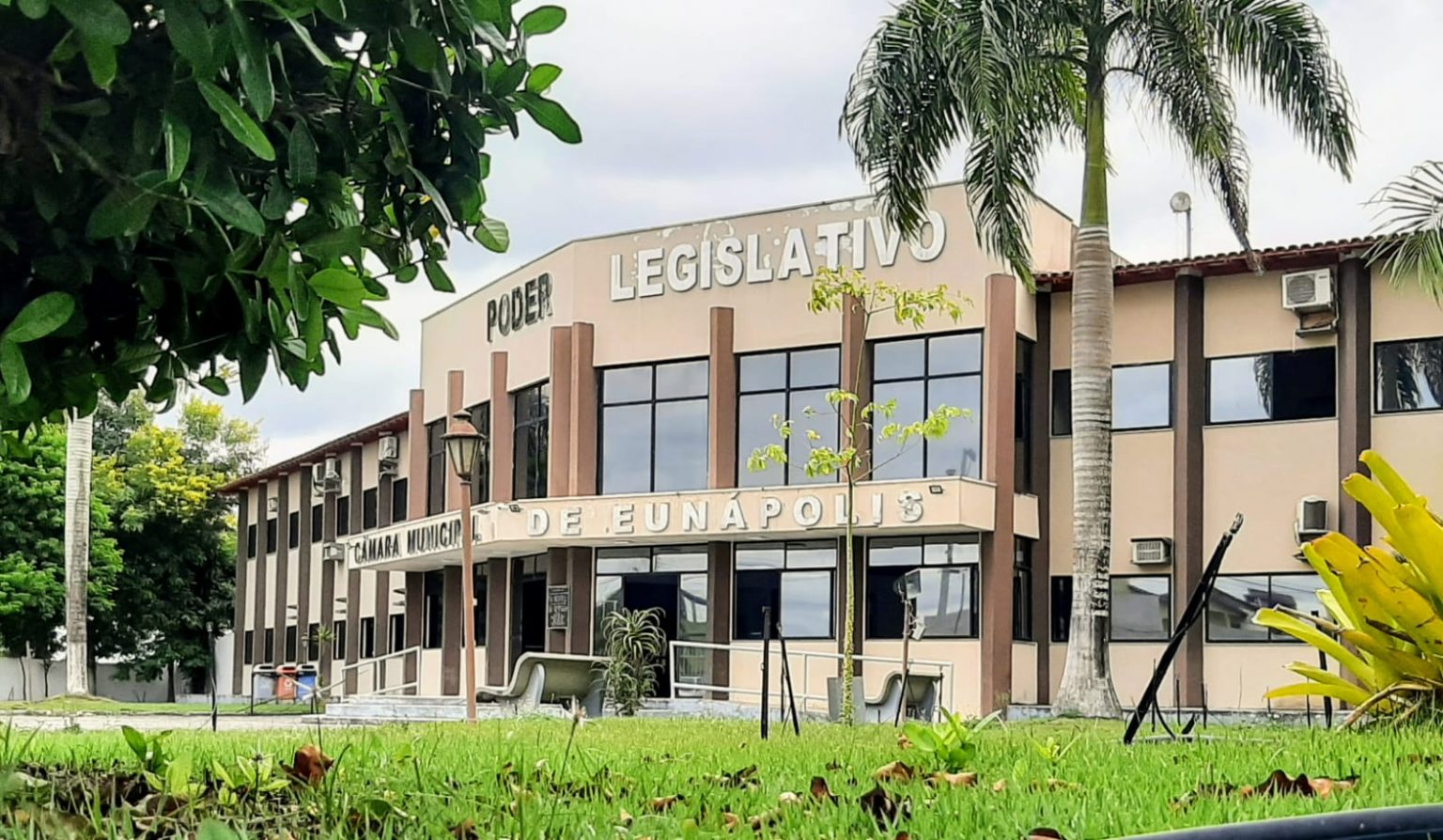 Pandemia: Câmara de Eunápolis suspende participação do público, temporariamente 5