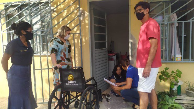Cadeiras de rodas são entregues por Prefeitura e Rotary Club de Eunápolis 11