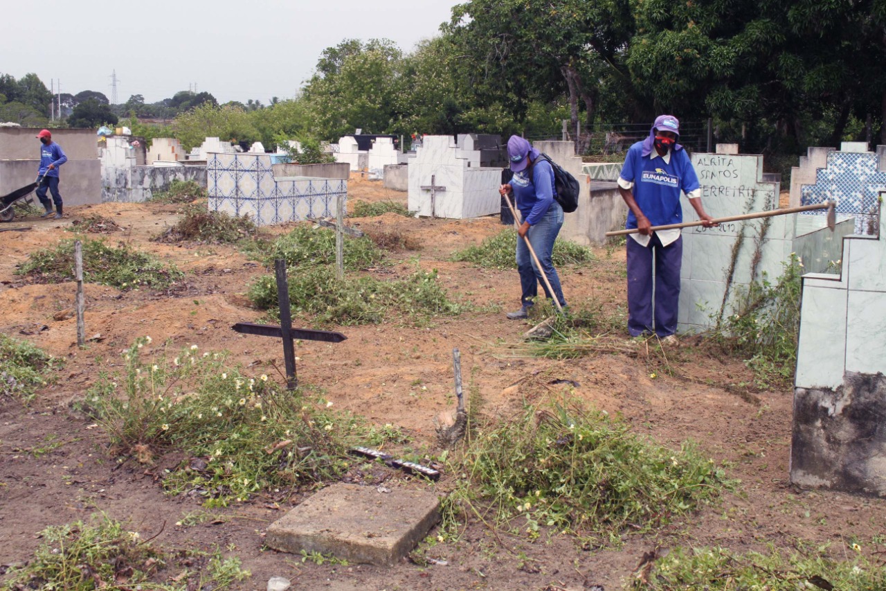 Prefeitura de Eunápolis inicia restauração Cemitério da Saudade, no Sapucaeira 14