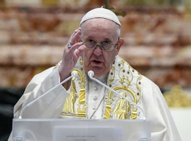 Em mensagem de Páscoa, papa pede distribuição de vacinas aos países pobres 110