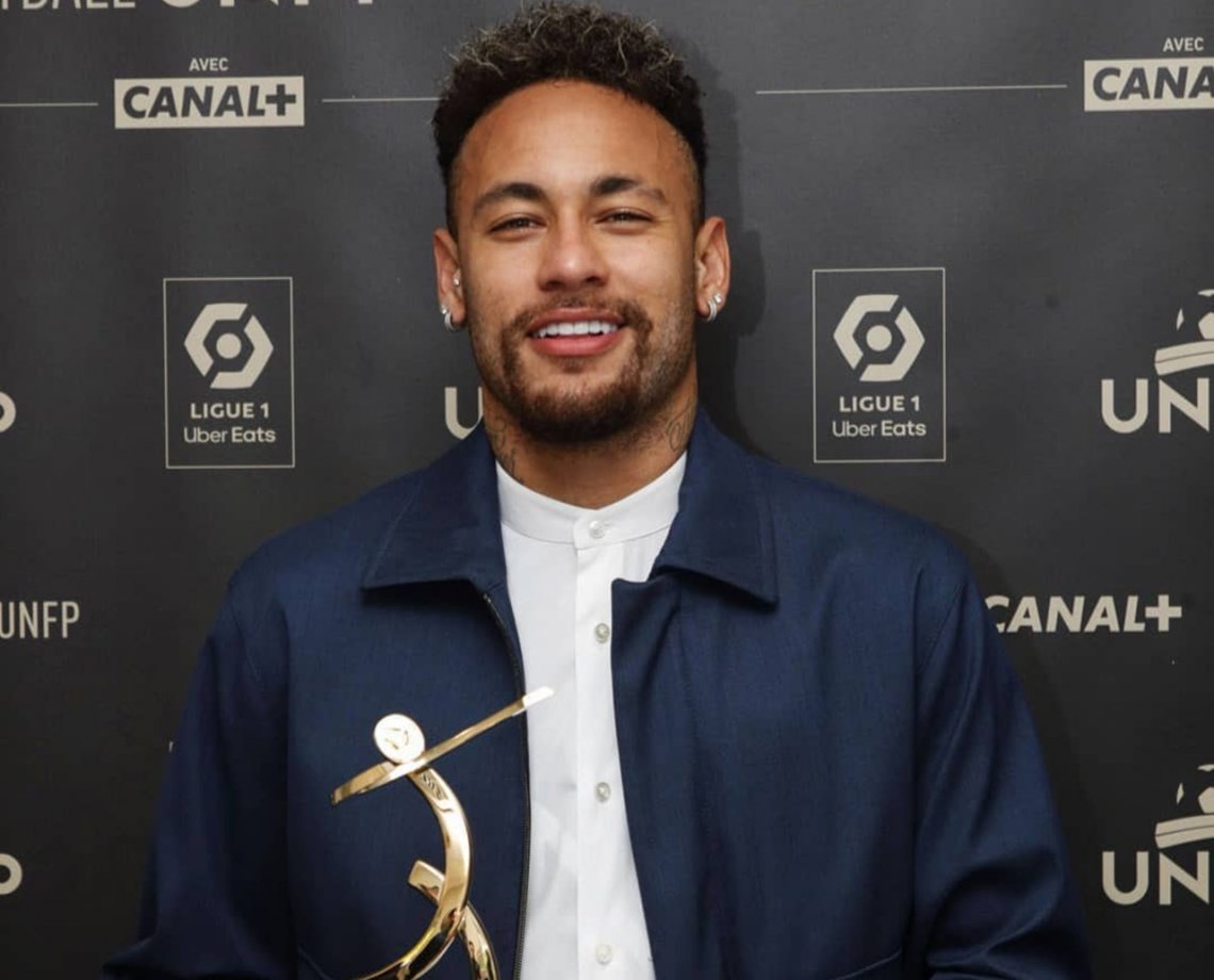 Funcionária da Nike diz que foi forçada a fazer sexo oral em Neymar; empresa rompeu contrato com o atleta 17