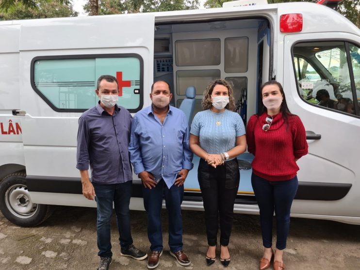 Prefeitura de Eunápolis recebe ambulância equipada com UTI 172