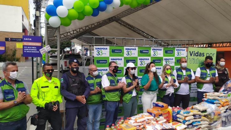 Projeto Vidas por Vidas arrecada alimentos e donativos em drive-thru solidário 8