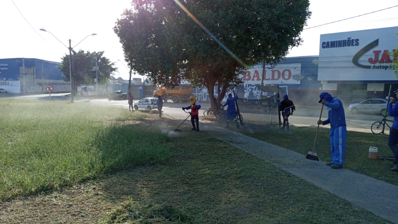 Operação de limpeza ‘Bota-Fora’ chega ao bairro Pequi 7