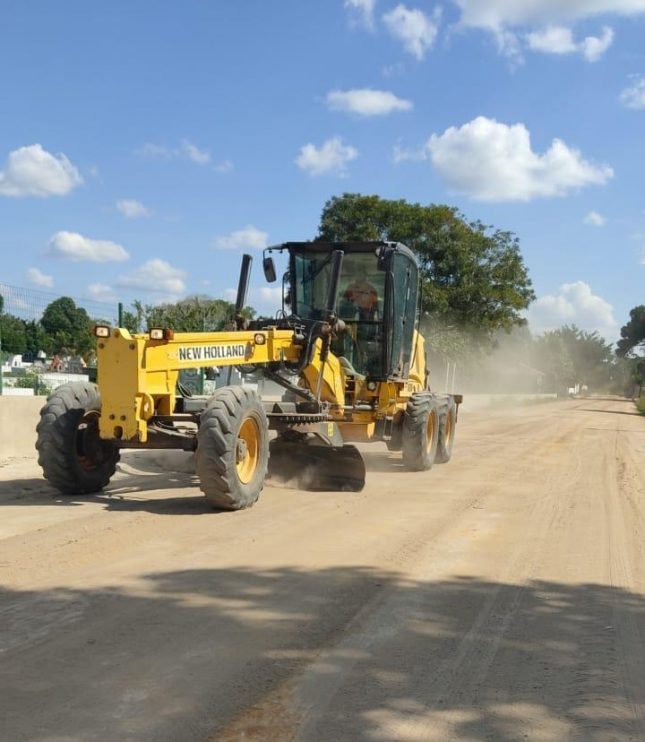 Prefeitura de Eunápolis recupera estradas na zona rural do município 13