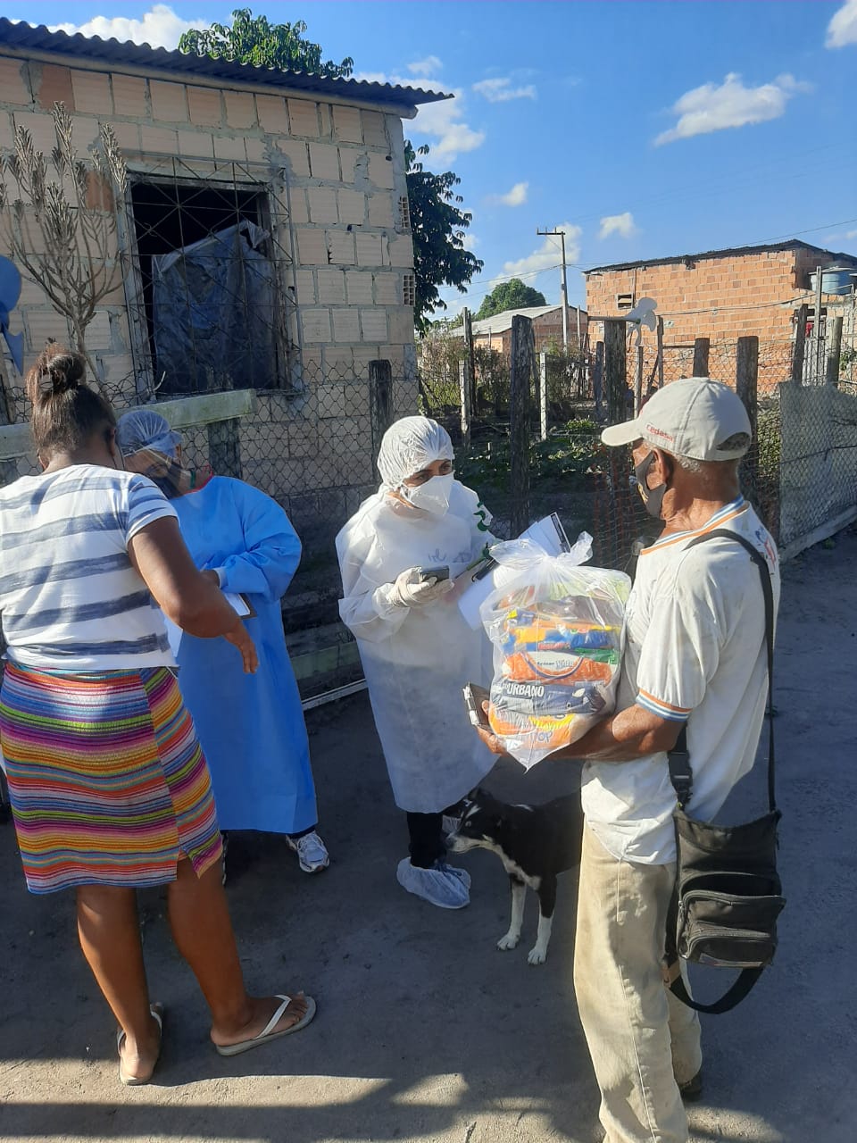 Prefeitura de Eunápolis entregou cestas básicas aos catadores 6