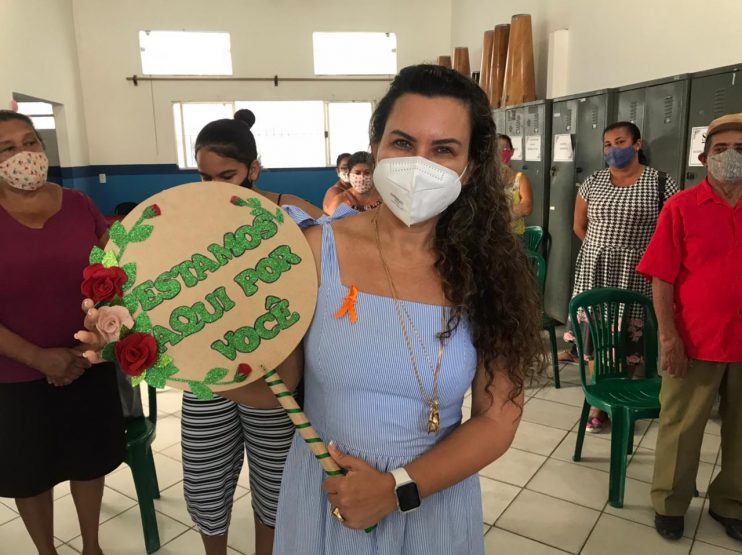 Prefeita Cordélia Torres participa de palestra sobre Maio Laranja, no CRAS I 11