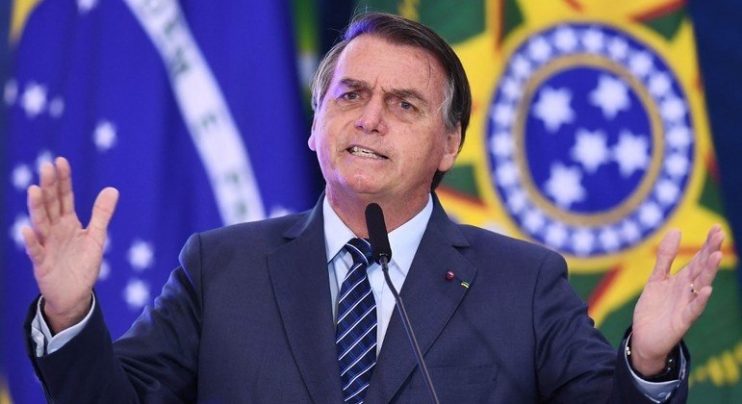 Bolsonaro sanciona lei que afasta grávidas do trabalho na pandemia 4
