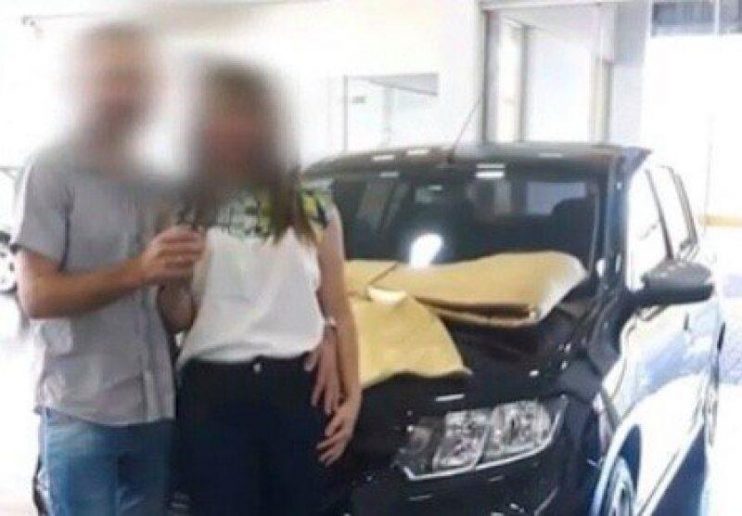 VÍDEO: Homem flagra esposa com amante, perdoa traição e a presenteia com carro novo 12
