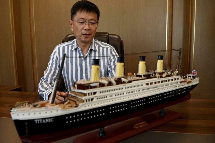 Empresário constrói réplica do Titanic em tamanho real na China 12