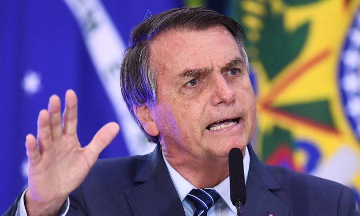 "Nas ruas já se começa a pedir que eu baixe decreto”, diz Bolsonaro sobre lockdown 4