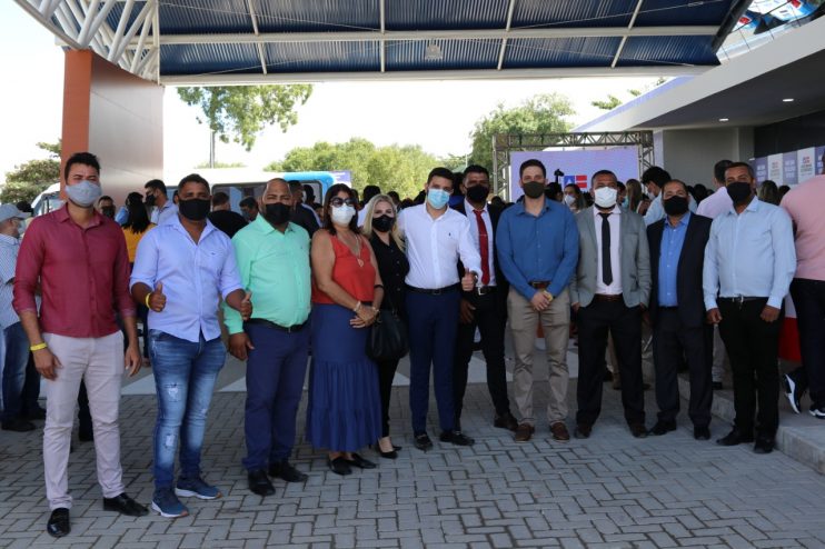 Vereadores de Eunápolis marcam presença em ato de entrega da Policlínica Regional da Costa do Descobrimento 12