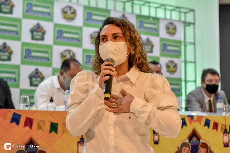 Prefeita Cordélia anuncia durante coletiva de imprensa, a Live São João se Encontra com Pedrão em Eunápolis 59