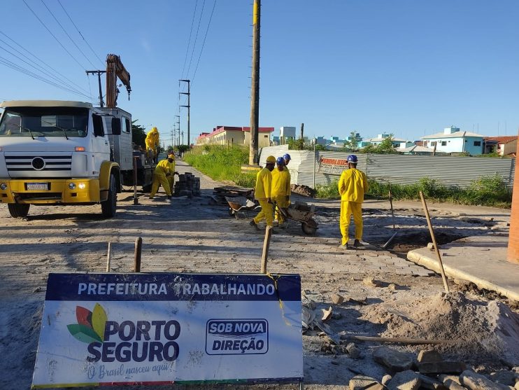Manutenção de vias públicas segue em ritmo acelerado em Porto Seguro 4