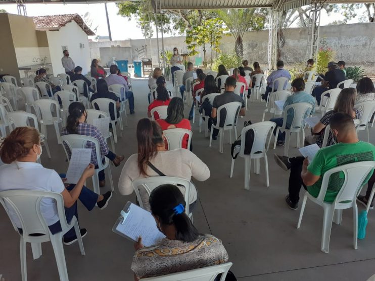 Eunápolis recebe novas doses de vacina contra covid19 e requalifica equipes de aplicação 6